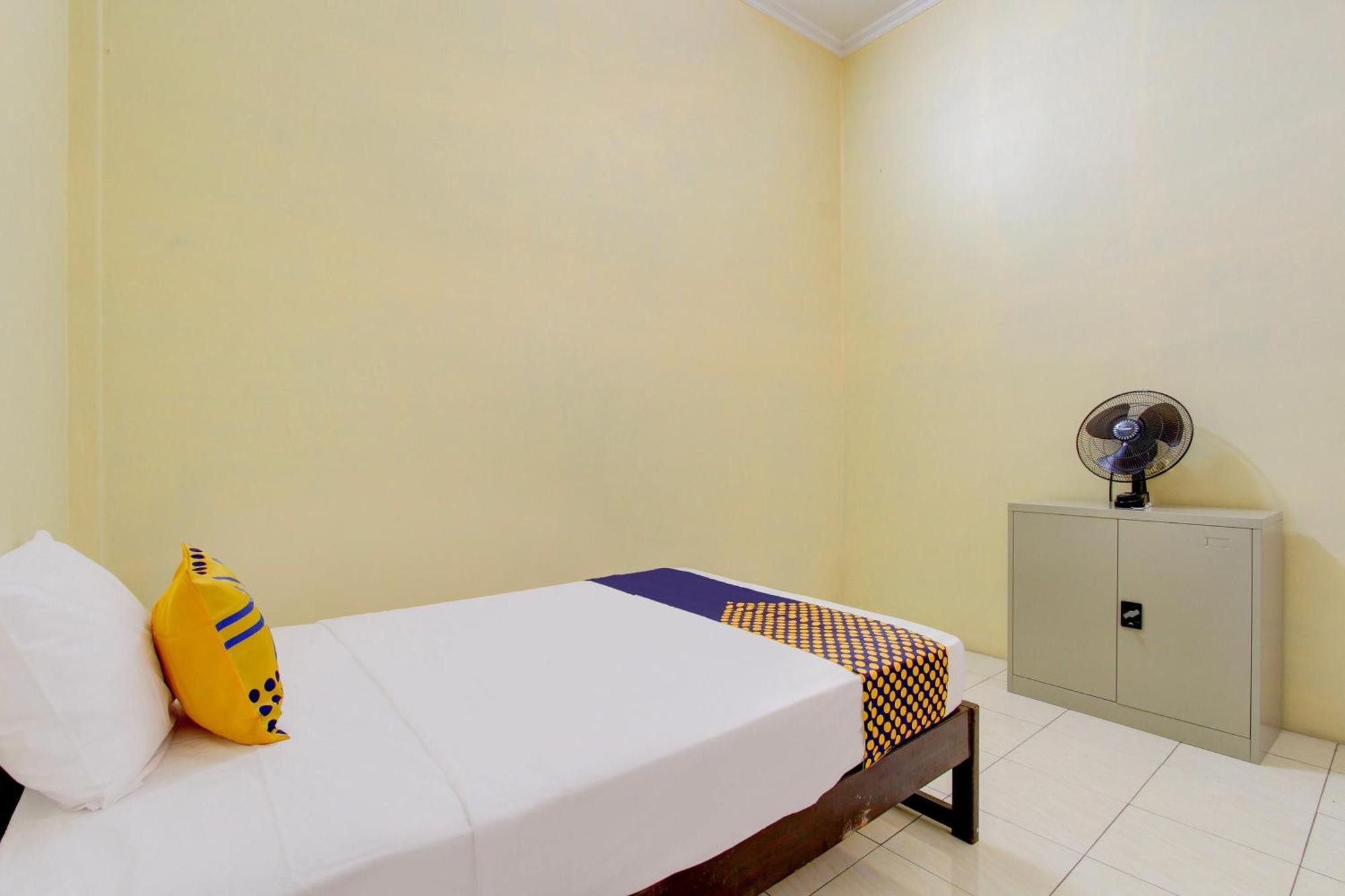 Spot On 93245 Guest House Mulia Dua Syariah Klaten Zewnętrze zdjęcie